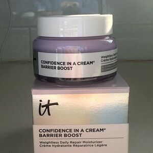 IT Cosmetics Confidence in a Cream Barrier Boost - Purple